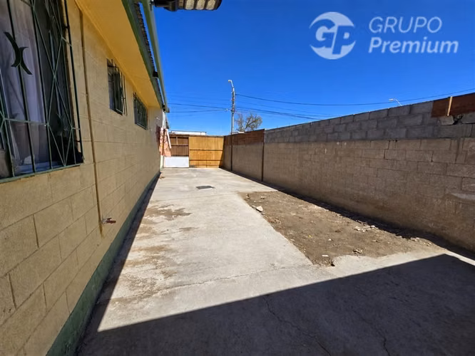 Venta de casa 6 dorm. 3B. zona Norte Calama - Imagen 5