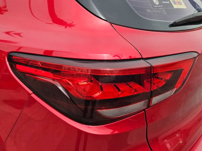 MG Zx 1.5 DLX AT 2022