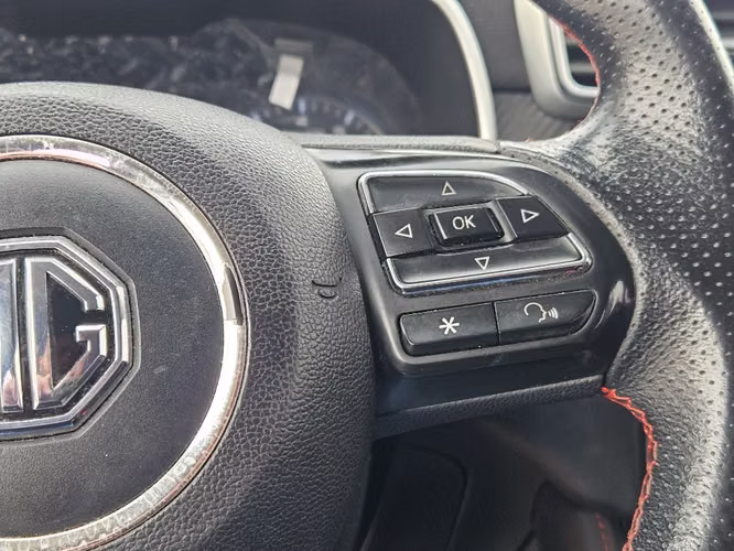 MG Zx 1.5 DLX AT 2022