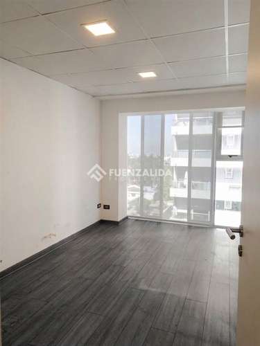 Oficina 1 Privado - 1 Baño - Estacionamiento ( La Reina )