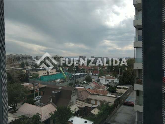Oficina 1 Privado - 1 Baño - Estacionamiento ( La Reina )