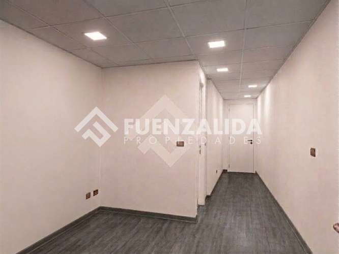 Oficina 1 Privado - 1 Baño - Estacionamiento ( La Reina )