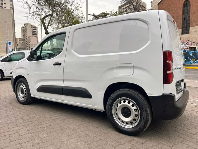 PEUGEOT PARTNER L1 EV - 2023 | 4644