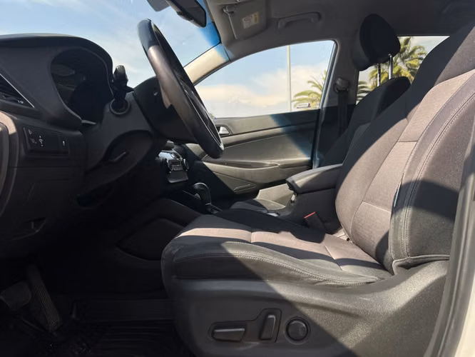 Hyundai Tucson GLS PREMIUM 4X4 2.0 AT 2016 - Imagen 9