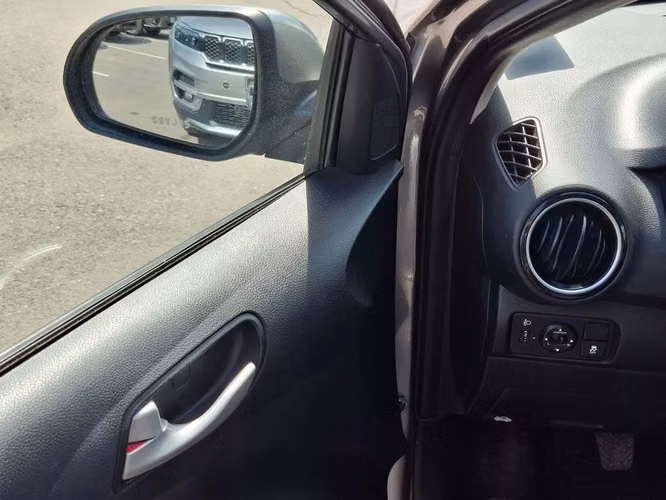 KIA SOLUTO 2023 - Imagen 9