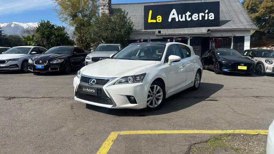 LEXUS CT200H 1.8 HÍBRIDO AUTOMÁTICO (2018)
