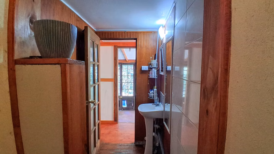 Se vende una hectárea junto al estero el Maqui, cabaña 3d 1b, agua y luz