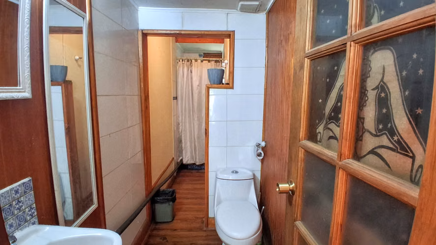 Se vende una hectárea junto al estero el Maqui, cabaña 3d 1b, agua y luz