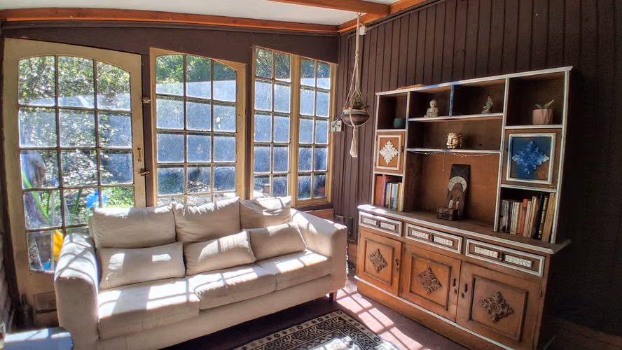 Se vende una hectárea junto al estero el Maqui, cabaña 3d 1b, agua y luz