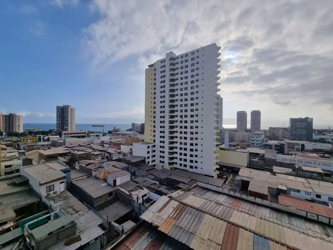 Se arrienda oficina Planta Libre con 1 privado, 1 Kitchenette 1 B + 1 Bog. y 1 Est. a 800.000 + GGCC
