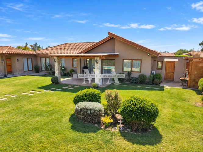  Vende Casa 5D 4B + 5 Est. + Piscina Bosques de Chena Maipú - Imagen 4