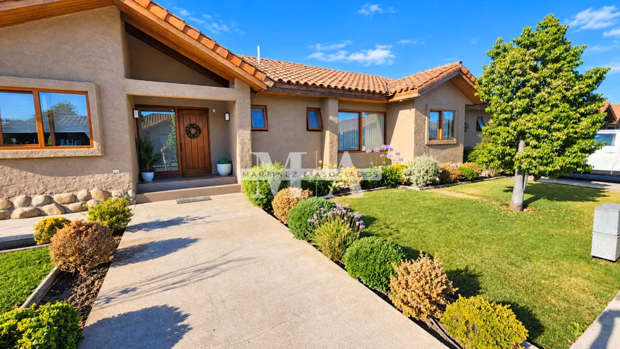  Vende Casa 5D 4B + 5 Est. + Piscina Bosques de Chena Maipú - Imagen 2