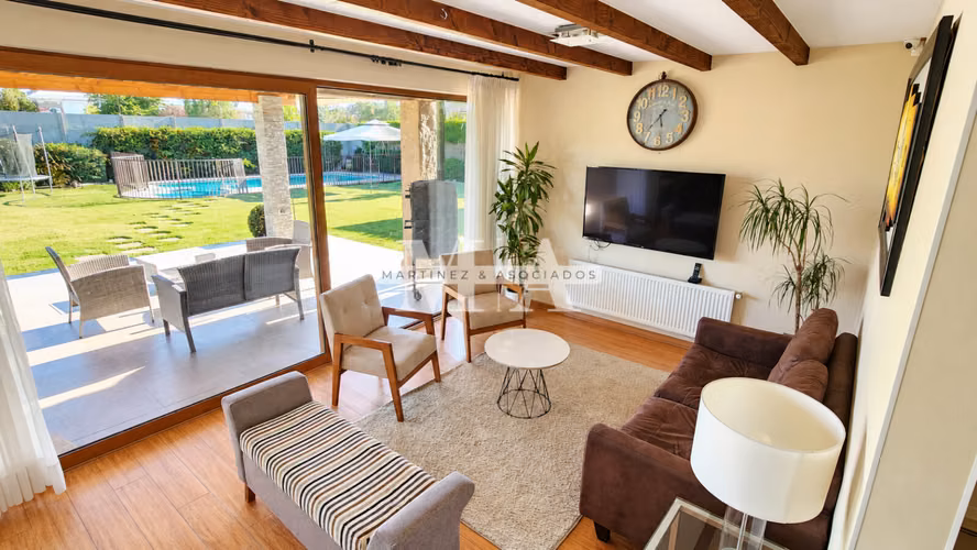  Vende Casa 5D 4B + 5 Est. + Piscina Bosques de Chena Maipú - Imagen 11