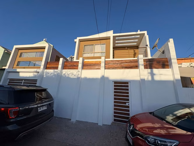 Arriendo | Casa full amoblada de 3 dormitorios | Sector Sur de Antofagasta