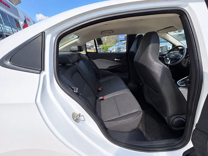 Chevrolet Onix 1.0T PREMIER S 4X2 SDN AT 4P 2025 - Imagen 19