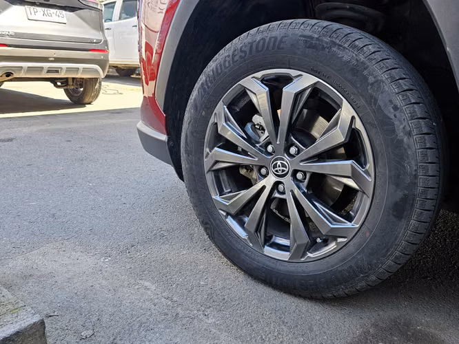 TOYOTA RAV4 2024