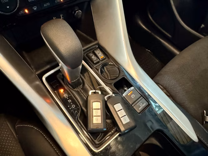 MITSUMITSUBISHI ECLIPSE CROSS