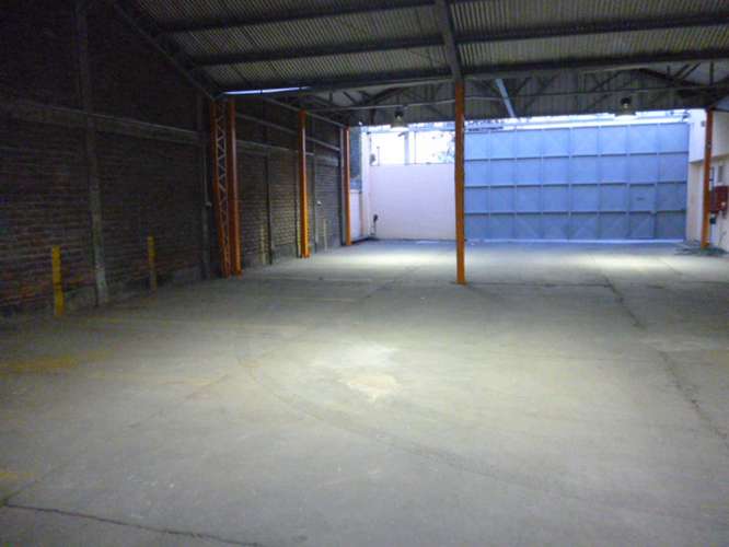 Potencia eléctrica industrial garantizada. Propiedad con instalación certificada SEC de 18,03 kW y empalme normalizado por Enel. Energía totalmente lista para la exigencia del negocio