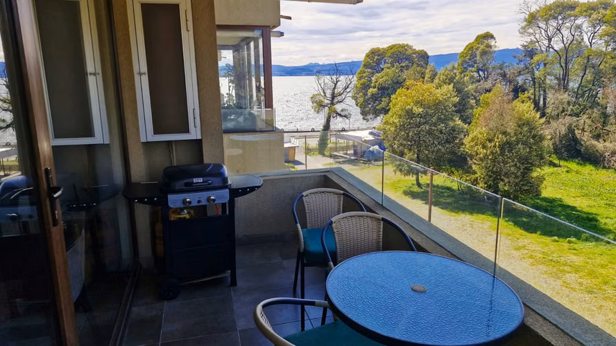 ¡VENDO DEPARTAMENTO  CON VISTA AL LAGO – VILLARRICA! AMOBLADO - Imagen 11