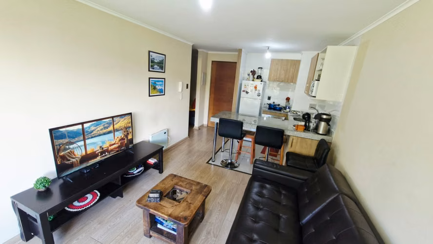 ¡VENDO DEPARTAMENTO  CON VISTA AL LAGO – VILLARRICA! AMOBLADO - Imagen 4