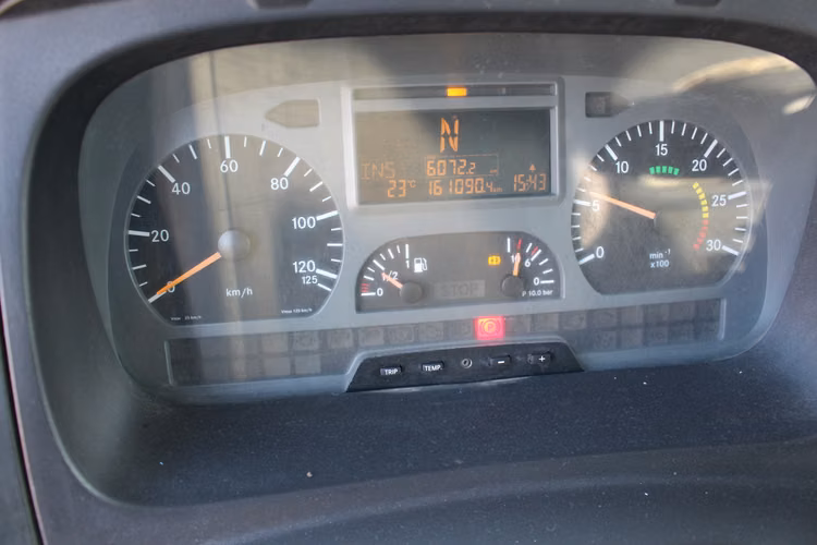 Mercedes Atego 1518 año 2010 Plano Atril Bebidas 166.000 Kms