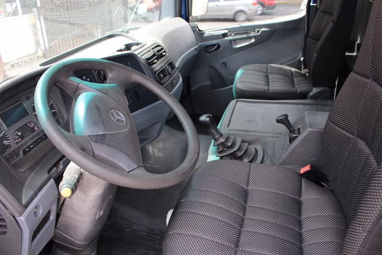 Mercedes Atego 1518 año 2010 Plano Atril Bebidas 166.000 Kms