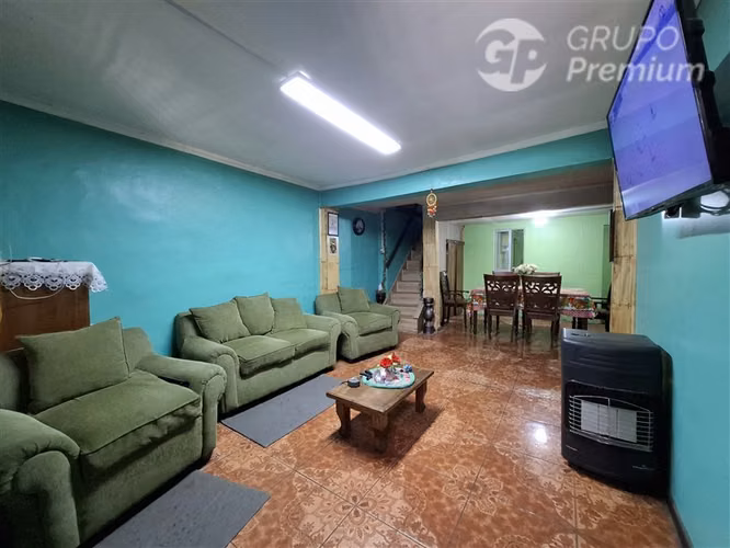Casa en venta de 6 D + 1B en Estación Central
