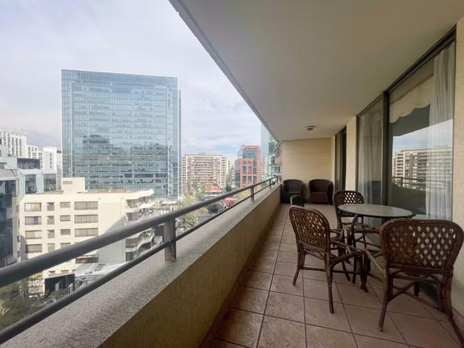Amplio 2D2B con Terraza de 18 m². M. Alcántara (183181)