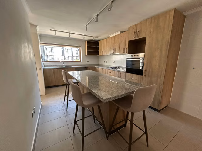 SE VENDE HERMOSA CASA CONDOMINIO BORDE LAGUNA - Imagen 3