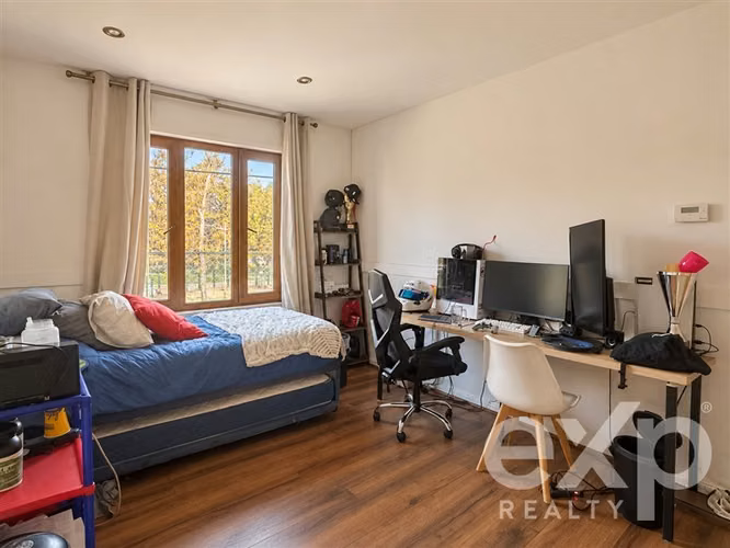 Casa amplia en venta con piscina, quincho, 6 piezas, 2 suite - Imagen 22