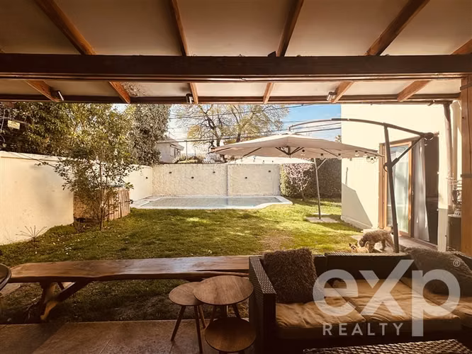 Casa amplia en venta con piscina, quincho, 6 piezas, 2 suite - Imagen 24