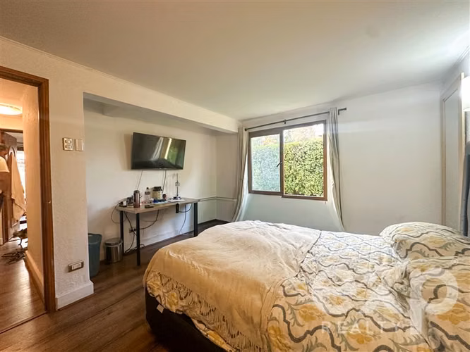 Casa amplia en venta con piscina, quincho, 6 piezas, 2 suite - Imagen 8