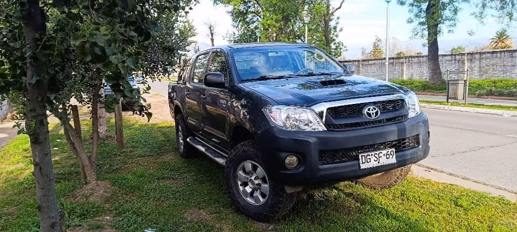 Toyota Hilux 2011 4x4 diesel - Imagen 2