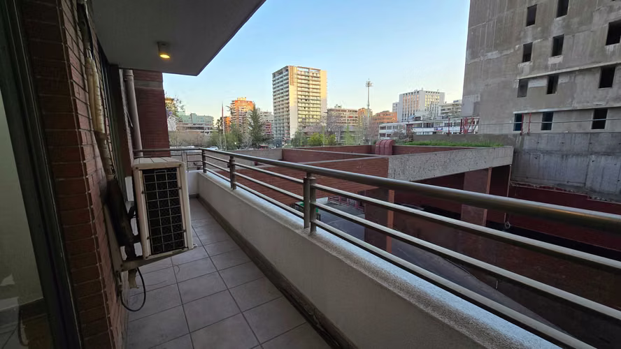 Dúplex con Terraza y Bodega, Las Condes. (183184) - Imagen 10