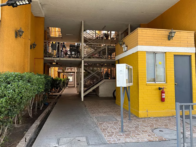 Depto 45m2 2D1B cerca Metro El Parrón en La Cisterna - Imagen 15