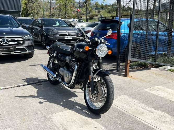 TRIUMPH BONNEVILLE T120 2022