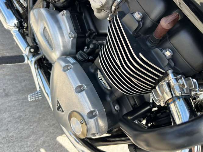TRIUMPH BONNEVILLE T120 2022
