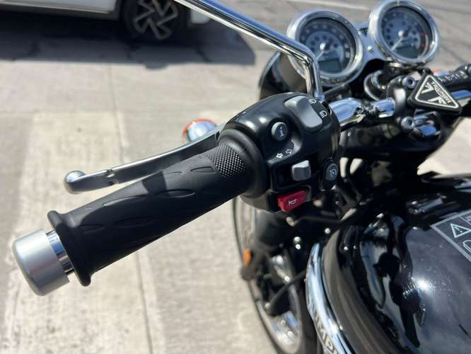 TRIUMPH BONNEVILLE T120 2022