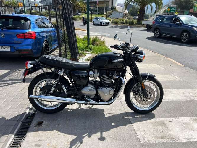 TRIUMPH BONNEVILLE T120 2022