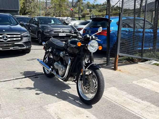 TRIUMPH BONNEVILLE T120 2022