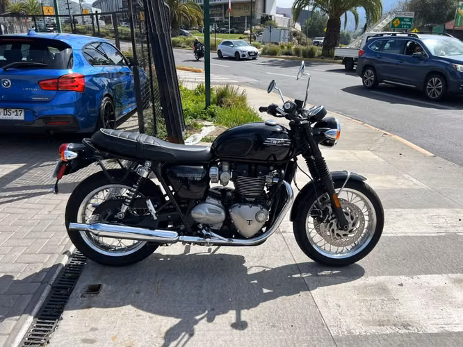 TRIUMPH BONNEVILLE T120 2022