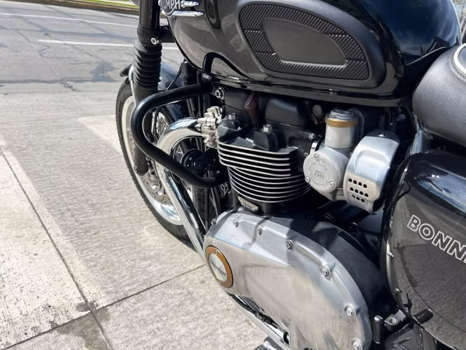 TRIUMPH BONNEVILLE T120 2022