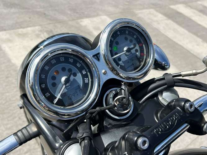 TRIUMPH BONNEVILLE T120 2022