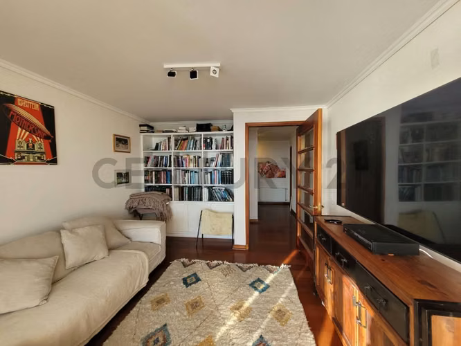 Se vende amplio departamento con vista panorámica - Imagen 7