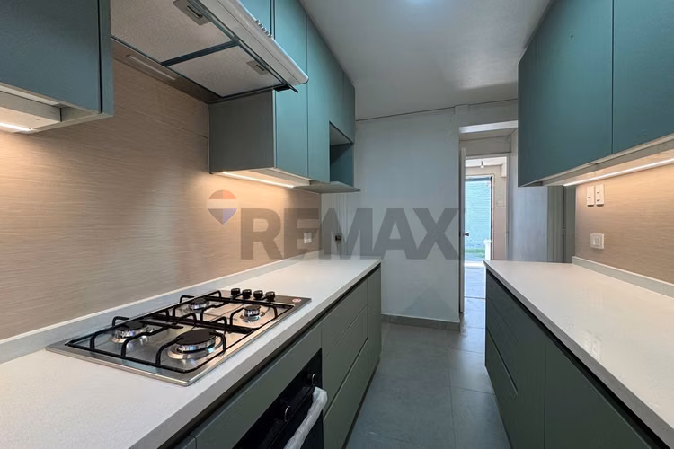 Arriendo casa amplio jardin 4 dormitorios vitacura - Imagen 12