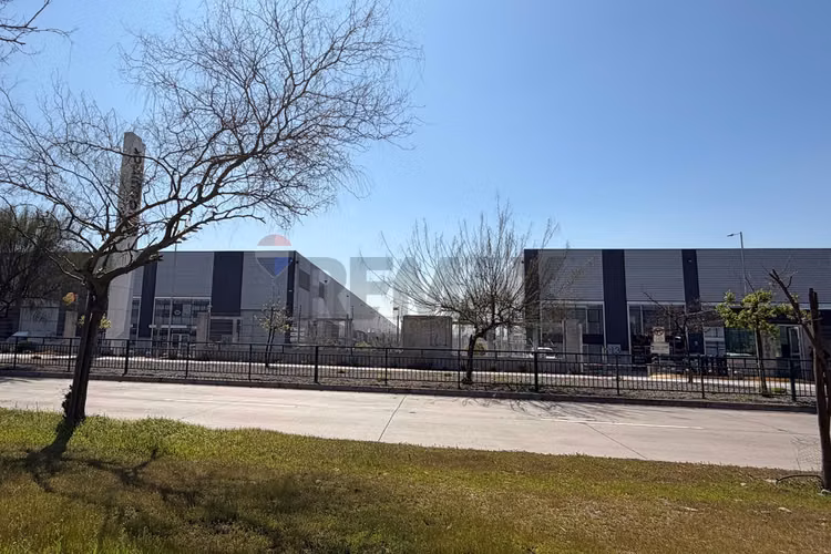 Arriendo logistock en centro logistico
