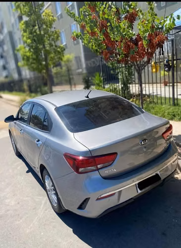 Kia Rio 4 año 2021, versión full equipo. 2 dueños , 100% al día y transferible. Mecánica impecable, llegar y andar. - Imagen 3