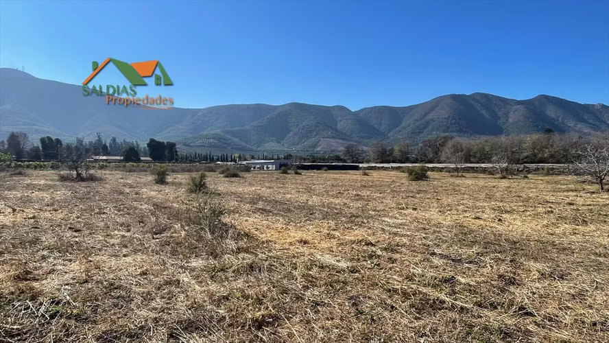se vende en condominio de pocas personas La Cruz  lotes 5000 metros con agua