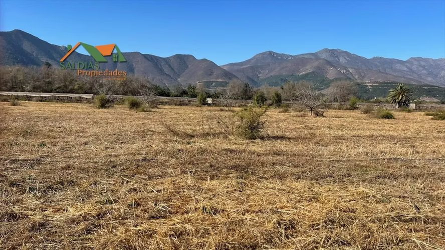se vende en condominio de pocas personas La Cruz  lotes 5000 metros con agua