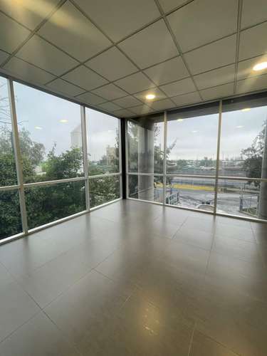 Se arrienda amplio edificio  para empresa edificio comercialRebajado valor de arriendo - Imagen 8